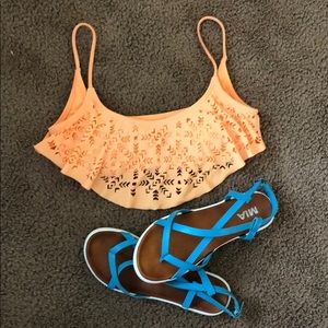 NWOT• TEXTURED TUBE BIKINI TOP